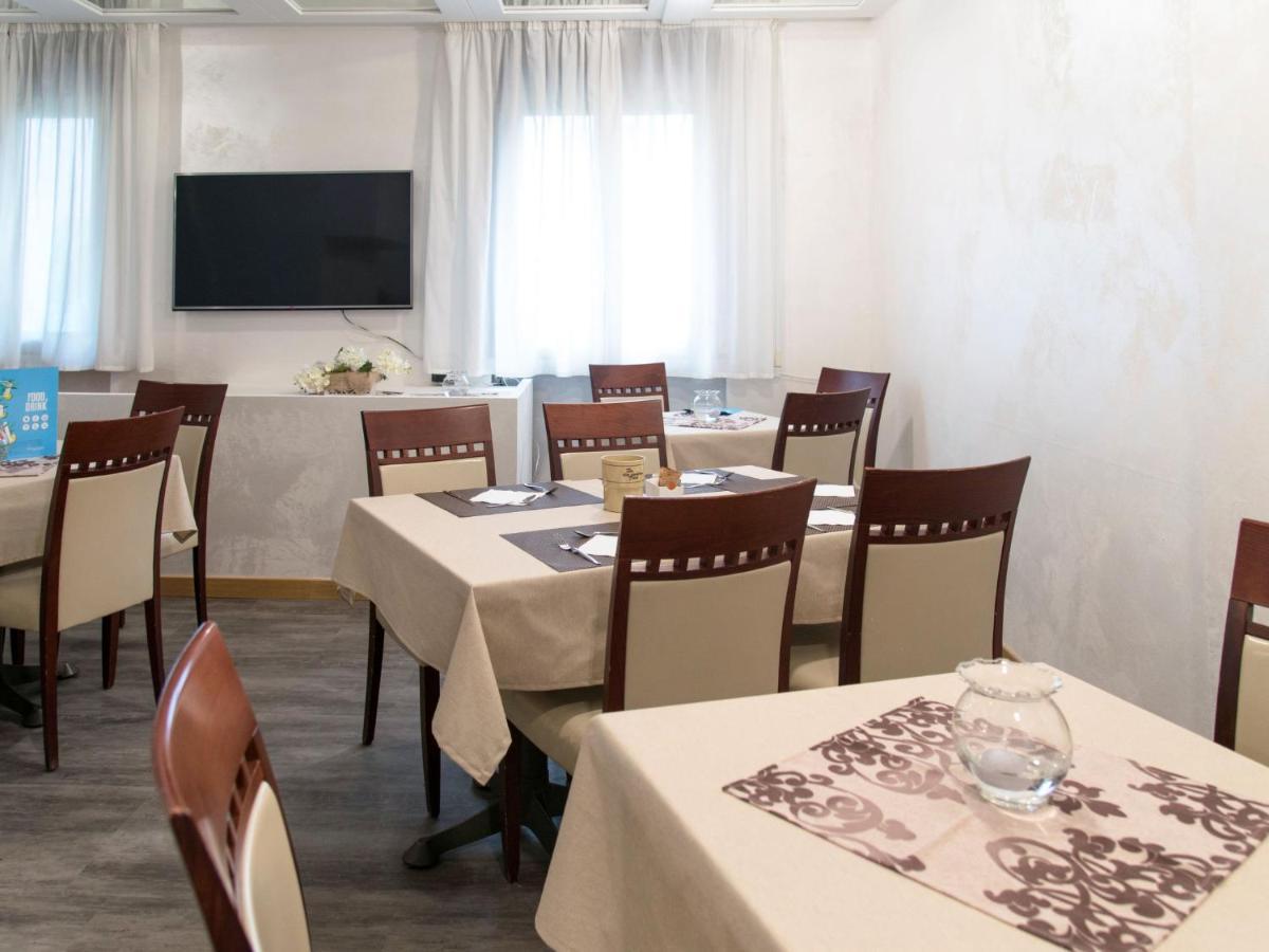 Apartment Standard By Interhome Riva del Garda Luaran gambar